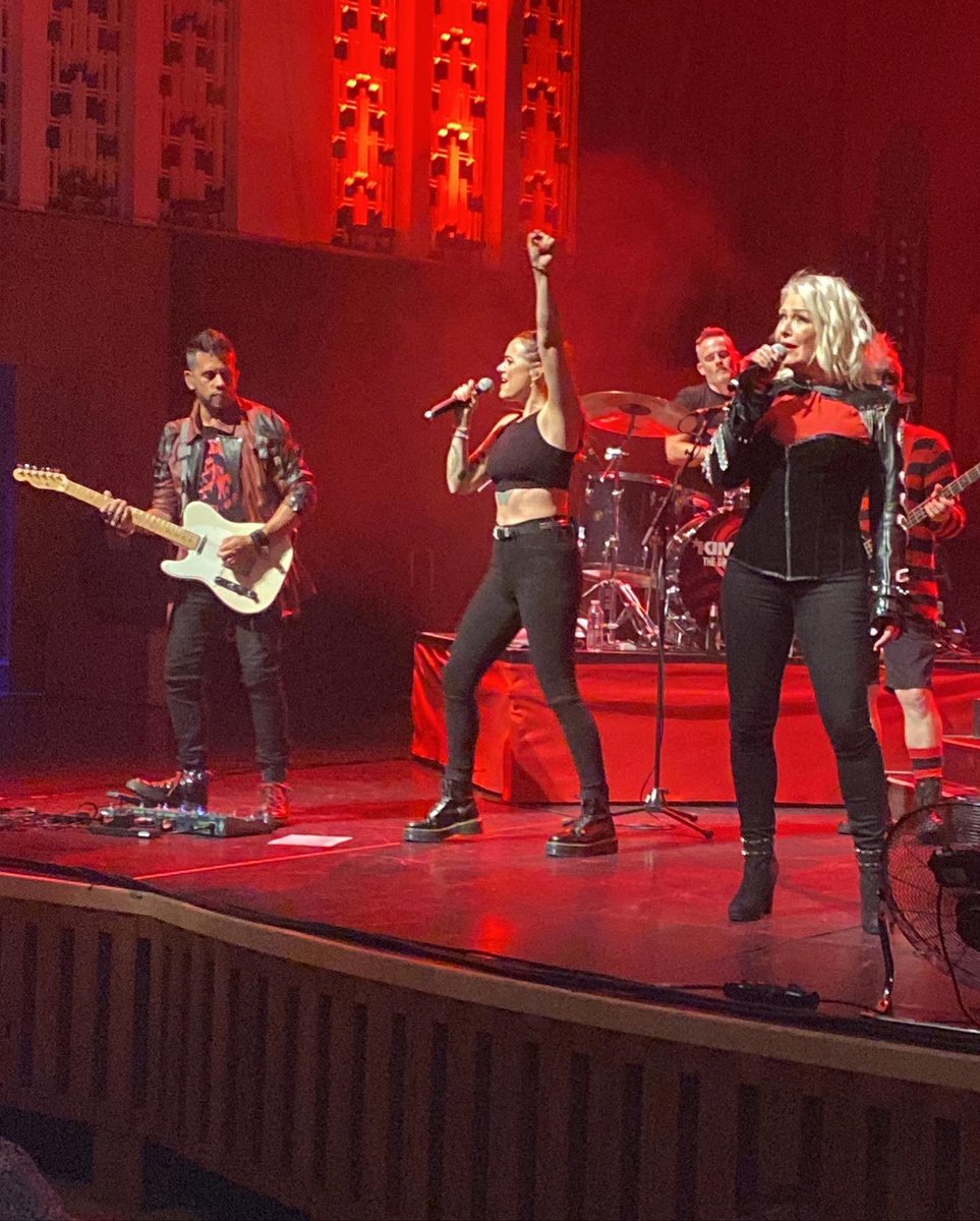 nickwoods70's tweet photo. Fantastic night with the Wildes again and all the band 🕺🏻🎤🎹🥁🎸@kimwilde @Wildericky @scarlettwilde @neiljonesguitar @Emilydrums https://t.co/u56vWQNsMK