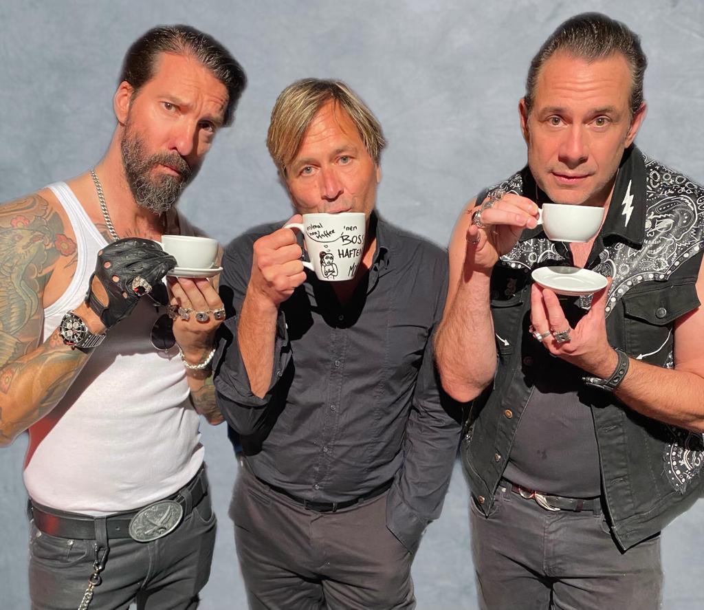 SteveNormanReal's tweet photo. #hamburg @thebosshoss #DRP22 #thebosshoss #mugshotoftheday #1live https://t.co/1vQJr3iMwA