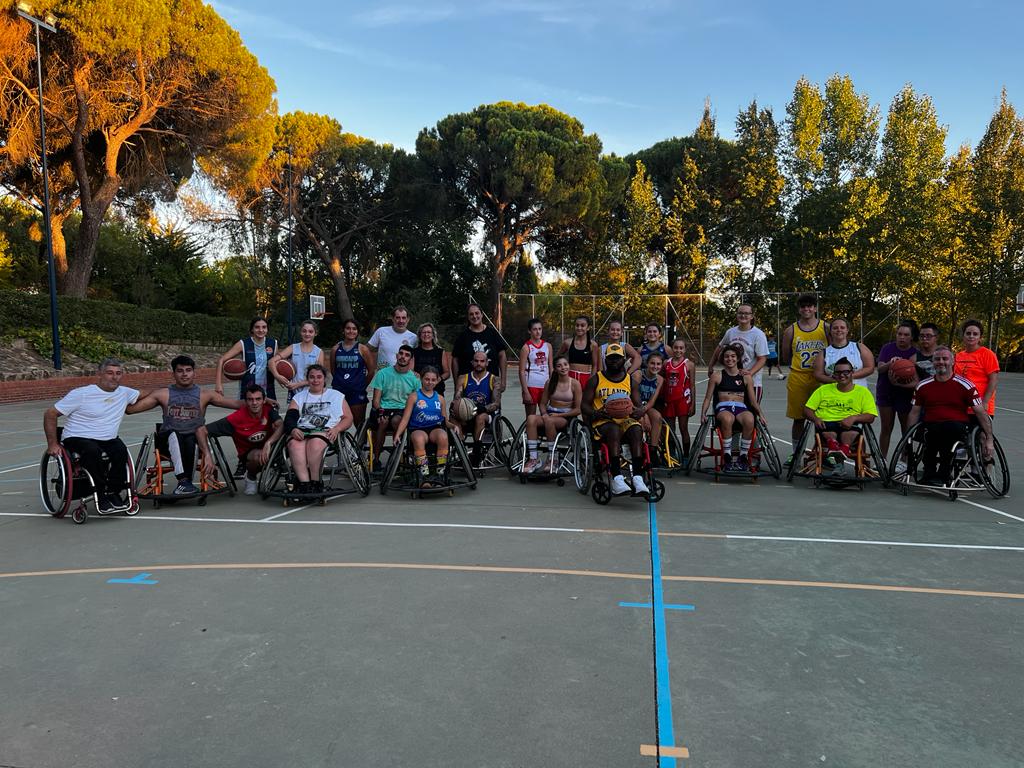 clubadeba's tweet photo. El pasado viernes 9 de septiembre, las chicas del Club Adeba jugaron en el campus inclusivo de acpacys.
¡Fue un placer participar! 😄
#Adeba #ClubAdeba #Campusinclusivo https://t.co/y3rhgtnwkg