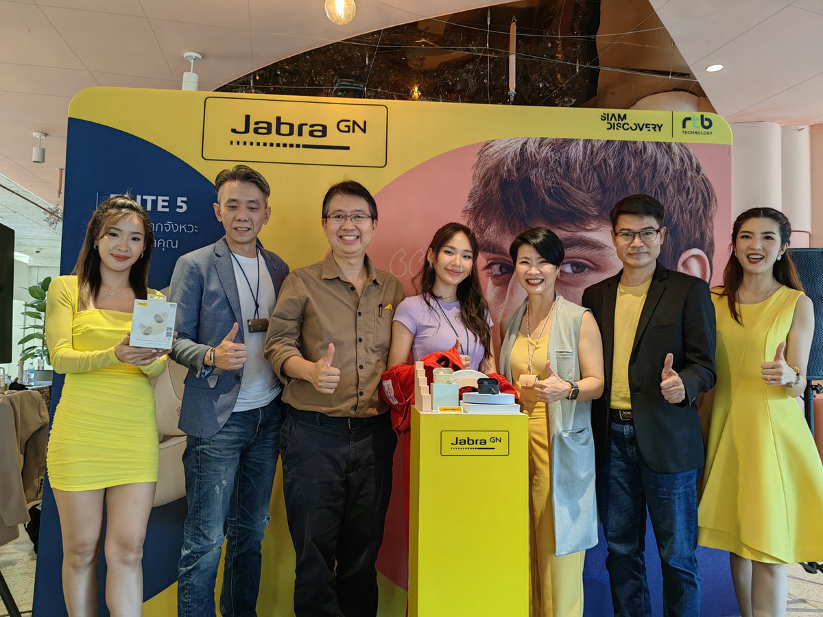 jokermaster619's tweet photo. ในงานเปิดตัว #RTBtechnology #JabraElite5 มีน้อง #ญดานริลญา จากภาพยนต์คุณภาพ #ร่างทรง มาร่วมแชร์ประสบการณ์การใช้งานด้วยครับ สวยและน่ารักมากๆเลย^__^ https://t.co/9KWcpTe3KE