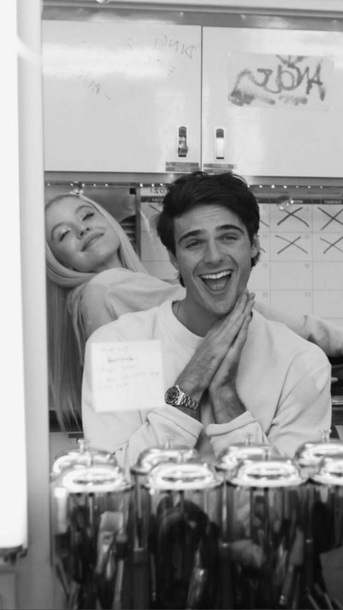 shwnmnes's tweet photo. HBD BLONDIE!!! i hope you have the greatest day ever, you deserve all the good things in this world, you're the cutest person and i couldn't be more happy to be your friend, you're always putting a smile on my face and i'm pretty glad to know you 🤍🫂 https://t.co/1F670g9P9Y