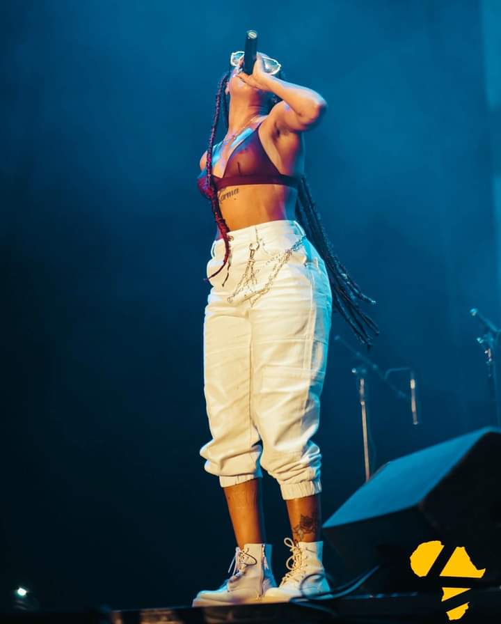 wniegrande's tweet image. Bad girl karma 🔥🔥🔥🔥🔥🔥🔥
#9thDecember #serenahotel