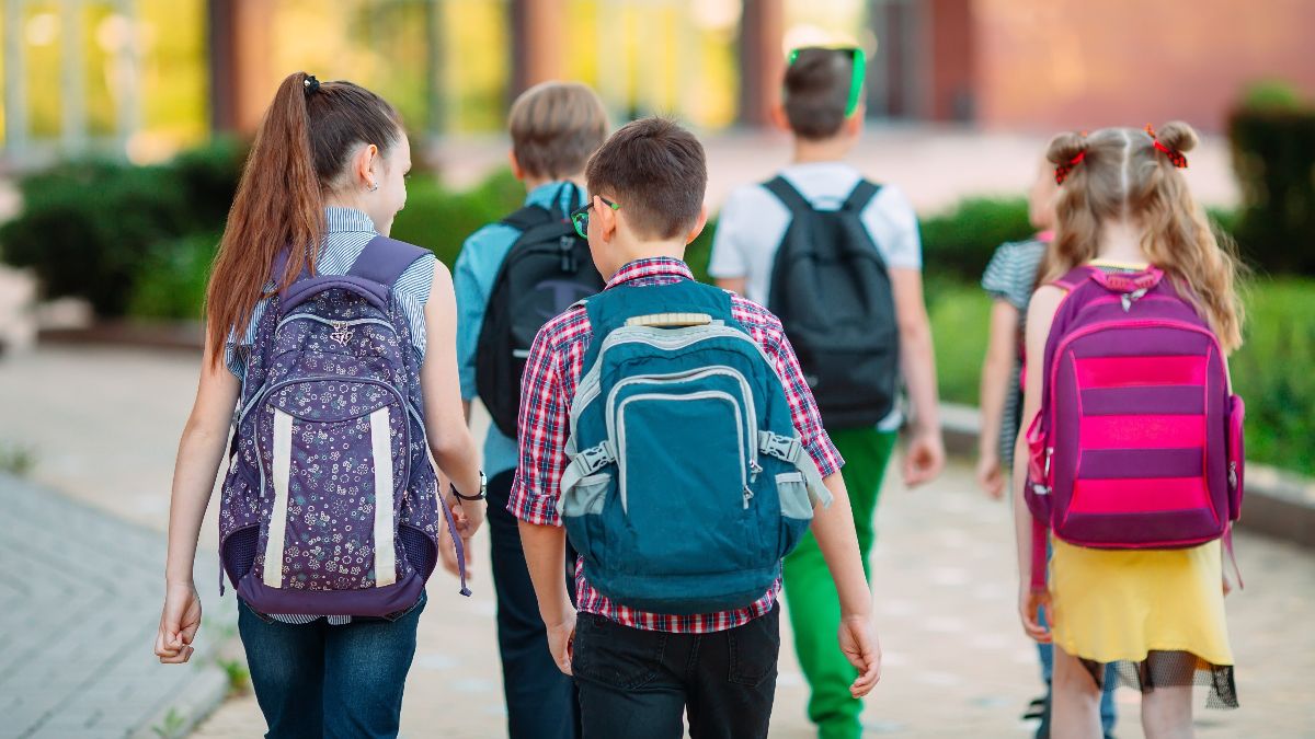 Ora di tornare sui banchi di #scuola! Auguriamo a bambini e ragazzi un rientro all'insegna della normalità e della...#sostenibilità! La scuola può e deve essere laboratorio di sostenibilità, a partire dai più piccoli. E può esserlo anche con #Junker! 

ecs.page.link/AJ7C2