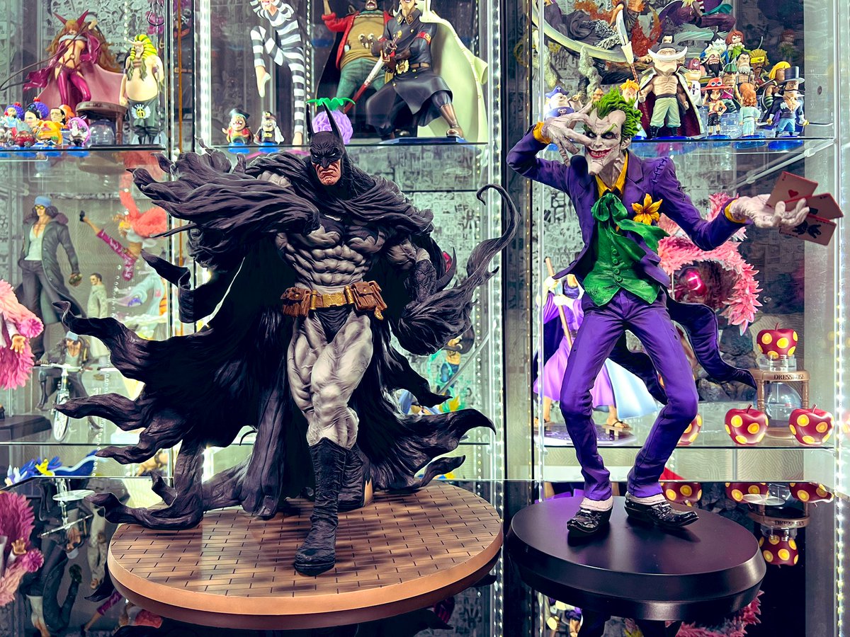 h___h10's tweet photo. ソフビナルJOKER到着🃏
サイトウヒールさん造形✕岩倉さん監修の最強JOKER✨
不敵な笑みに全体の質感、サイズ、文句無しのクォリティです😭
岩倉さんバットマンと📸
#DC #JOKER #ジョーカー #バットマン #sofbinal #ソフビナル https://t.co/tHMUfHrA9m