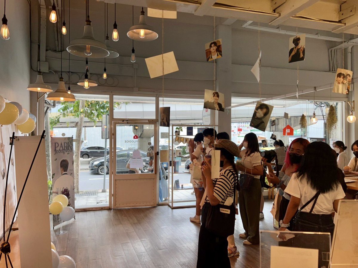 movylodge's tweet photo. 💐 คาเฟ่วันเกิดจุนกยูและจองอูน 🤍 
•10-11.09.22•
🏠 @movylodge 
#SunshineDayOfJUNJEONG
#movylodge #movycafe
#eventcafe https://t.co/b0iC3W3ngx