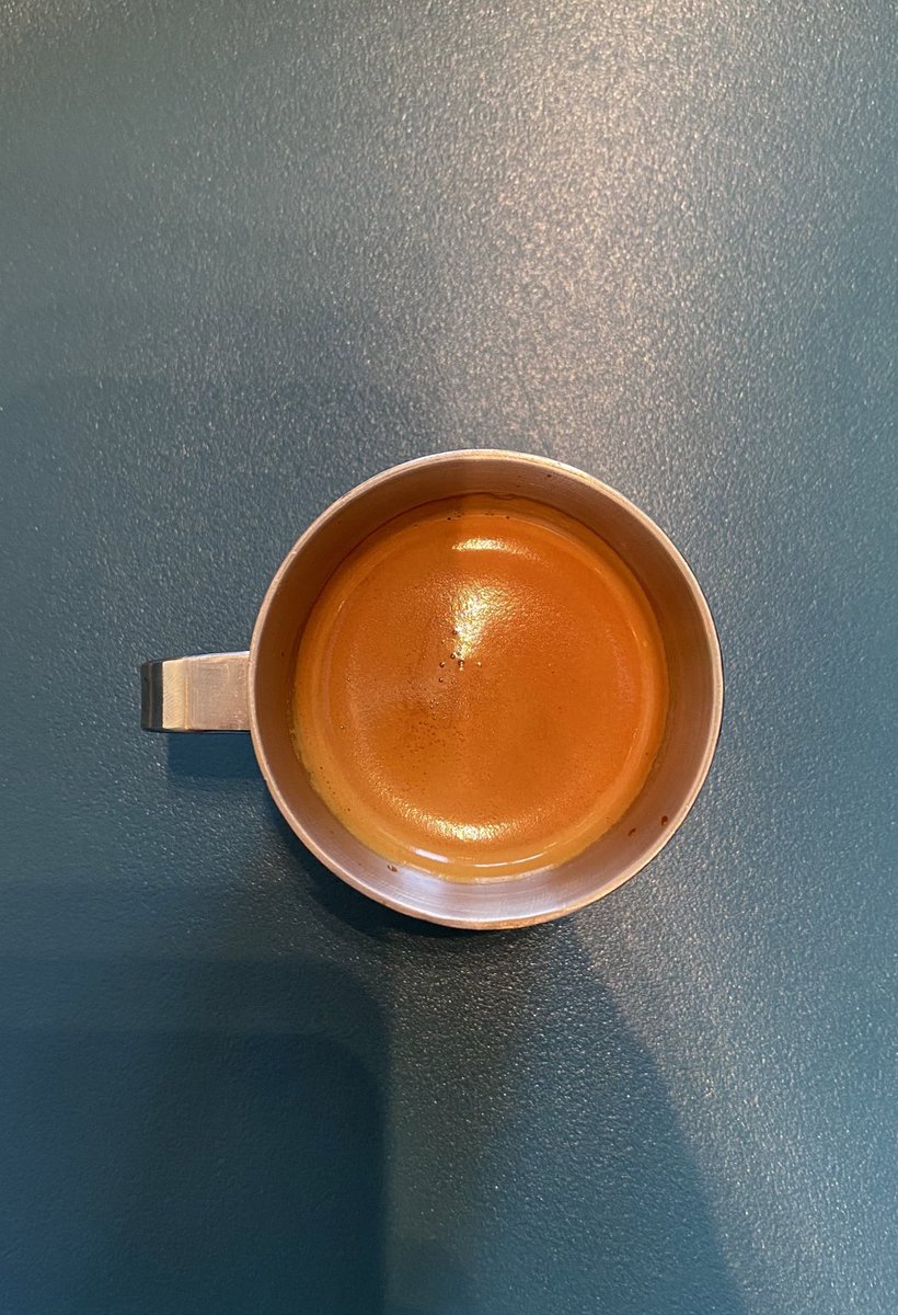 z_or99's tweet photo. "كيف لنا أن نحيا في بيئة لا تشبه أرواحنا، لا تشبه افكارنا، نقضى أعوامًا كثيرة في شتات، في صمت و مناضلة، وعندما نفكر بالرحيل لا نجد وجهاتنا، هل نحن تائهين ؟ " https://t.co/xq6eBg4grN