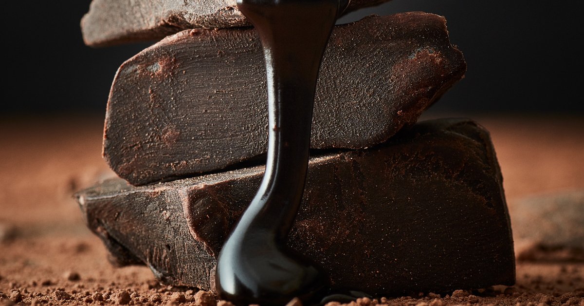 HolmesPlace_es's tweet photo. El chocolate puede ser una tentación si lo que quieres es seguir una dieta baja en azúcares. 🍫

Te recomendamos que si se te hace difícil vivir sin este alimento, optes siempre por opciones con porcentajes de cacao alto, a partir del 85% preferiblemente. 

#Nutrición #Chocolate https://t.co/Mqd0ijaOBb