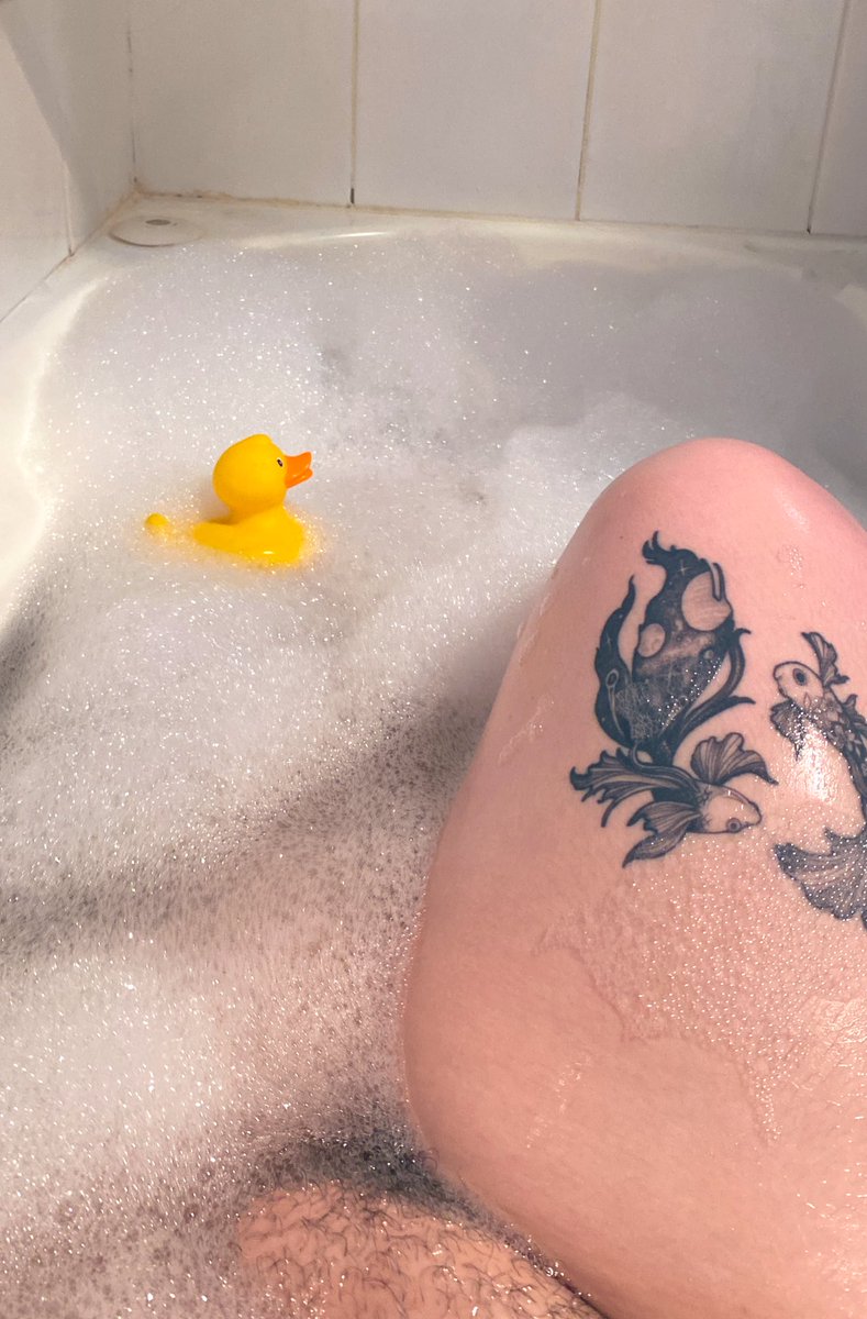 VioletR_OF's tweet photo. Treating myself 😜 #onlyfansgirl #bathtime #hot #bubbles #onlyfansFree #onlyfanspromo #smutember2022 https://t.co/sAWWURPROx