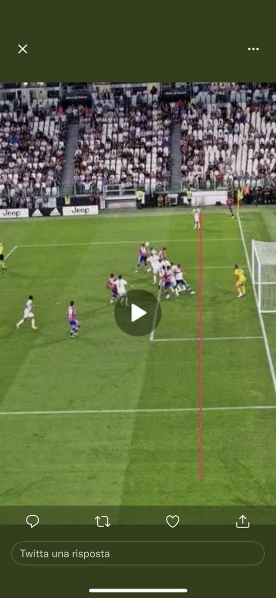 PaganoPagano5's tweet photo. Questa sarebbe l'immagine. La fonte nn la conosco. Ma il problema è un altro. Le immagini dello stadium:  di chi è la proprietà? Illuminatemi perchè vorrei capire il motivo per cui non erano a disposizione del Var e tirate fuori ad arte, uso e consumo. @CucchiRiccardo @pisto_gol https://t.co/1tpEICGB3s