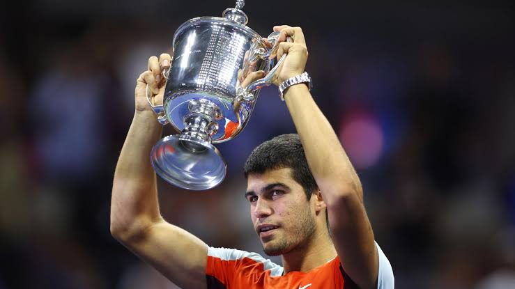 VisionView_SR's tweet photo. UP NEXT: We celebrate our 2022 US Open winners @carlosalcaraz and @iga_swiatek
@bruceybld is our tennis correspondent extraordinaire who gives us an analysis on how it all went down!
#HattrickView #USOpen https://t.co/vFu9P1BCWy