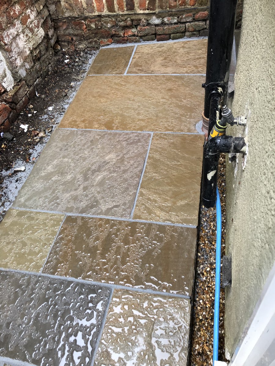simplypaving's tweet photo. Huge thank you to Teresa for sending in these lovely photos of her finished side pathway. 
Using our gorgeous Natural Sandstone in the colour Sunset Buff!

🍂Check out our Natural Stone Range here:
https://t.co/9Fc0u55C2G

#simplypaving #pavingtheway #naturalsandstone #customers https://t.co/GdB1EcoDf3