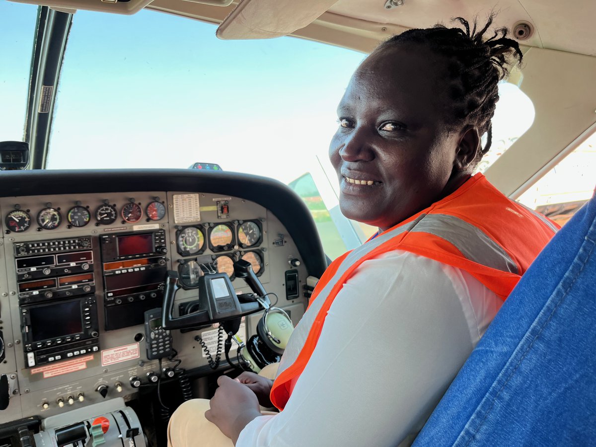 MSF_UAE's tweet photo. Meet Stella👋
She’s part of the #MSF team in #SouthSudan.
Many of our hospitals and clinics there are difficult to access by road. But vital medical supplies still need to get through.
That’s where people like Stella come in…
Thread 👇 https://t.co/u4pJcNUia6