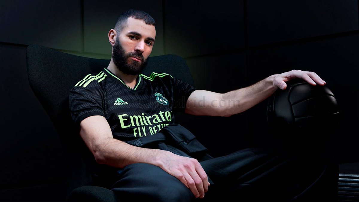 MadridXtra's tweet photo. 👕 3rd kit officially unveiled! ⚫️🟢 https://t.co/0ujGNOZ06Z