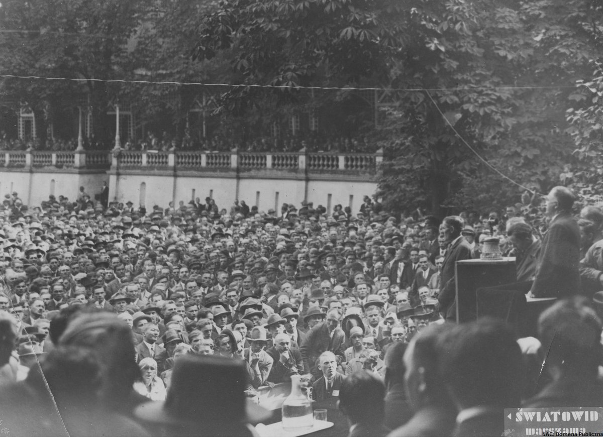 14 IX 1929 r. powstał tzw. Centrolew, koalicja partii centrowych i lewicowych, które wspólnie stanęły w opozycji do rządów Sanacji