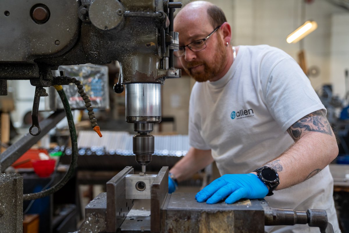 allen_sailing's tweet photo. Performance sailing hardware - Made in the UK - Used around the world.
🇬🇧 ➡️ 🌏
Find out more about our story - https://t.co/eytgesY8Zl
#MadeInTheUK #UKmanufacturing #equippedwithallen https://t.co/is6syfuM7t