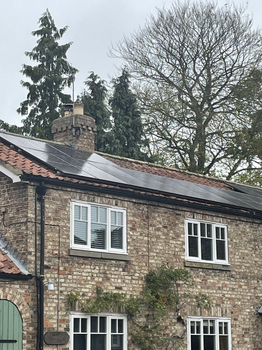 saveoldmaltonc1's tweet photo. Delighted to see our neighbours have put solar panels on their roof top. They intend to produce as much of their own power as they can.👏 a great example #communityeffort #solaronrooftops #energy #climate #doingtheirbit #malton https://t.co/ji9mhadAeN
