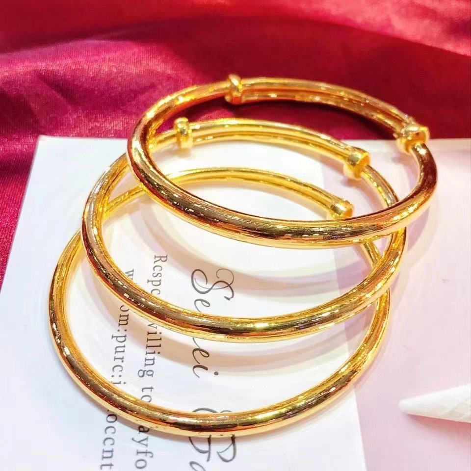 daigaiv's tweet photo. 【黄金•推拉光圈手镯】现货更新
  
经典款耐看❣️任何年龄段都能戴一款🌟
足金999.9 https://t.co/c9o2PUj6E7
