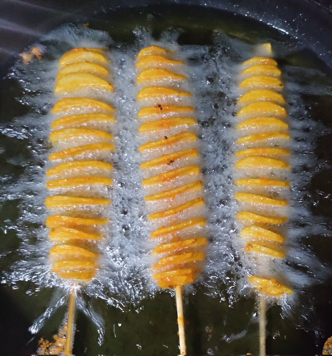 SandipHole_04's tweet photo. दिवे घाटात नव्याने चालू केले आहे.
#SpiralPotato #springpotato #tornadopotato #potatotwister #Pune #पुणे #diveghat #दिवेघाट https://t.co/iTavrGUjQc