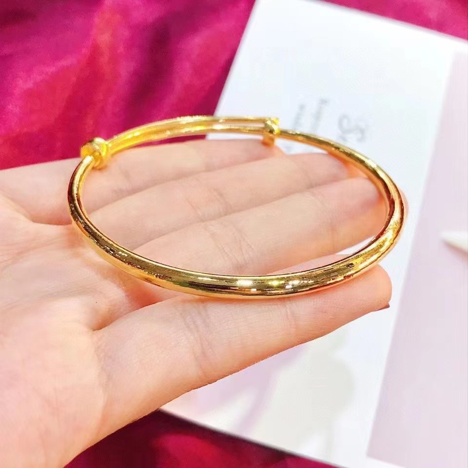 daigaiv's tweet photo. 【黄金•推拉光圈手镯】现货更新
  
经典款耐看❣️任何年龄段都能戴一款🌟
足金999.9 https://t.co/c9o2PUj6E7