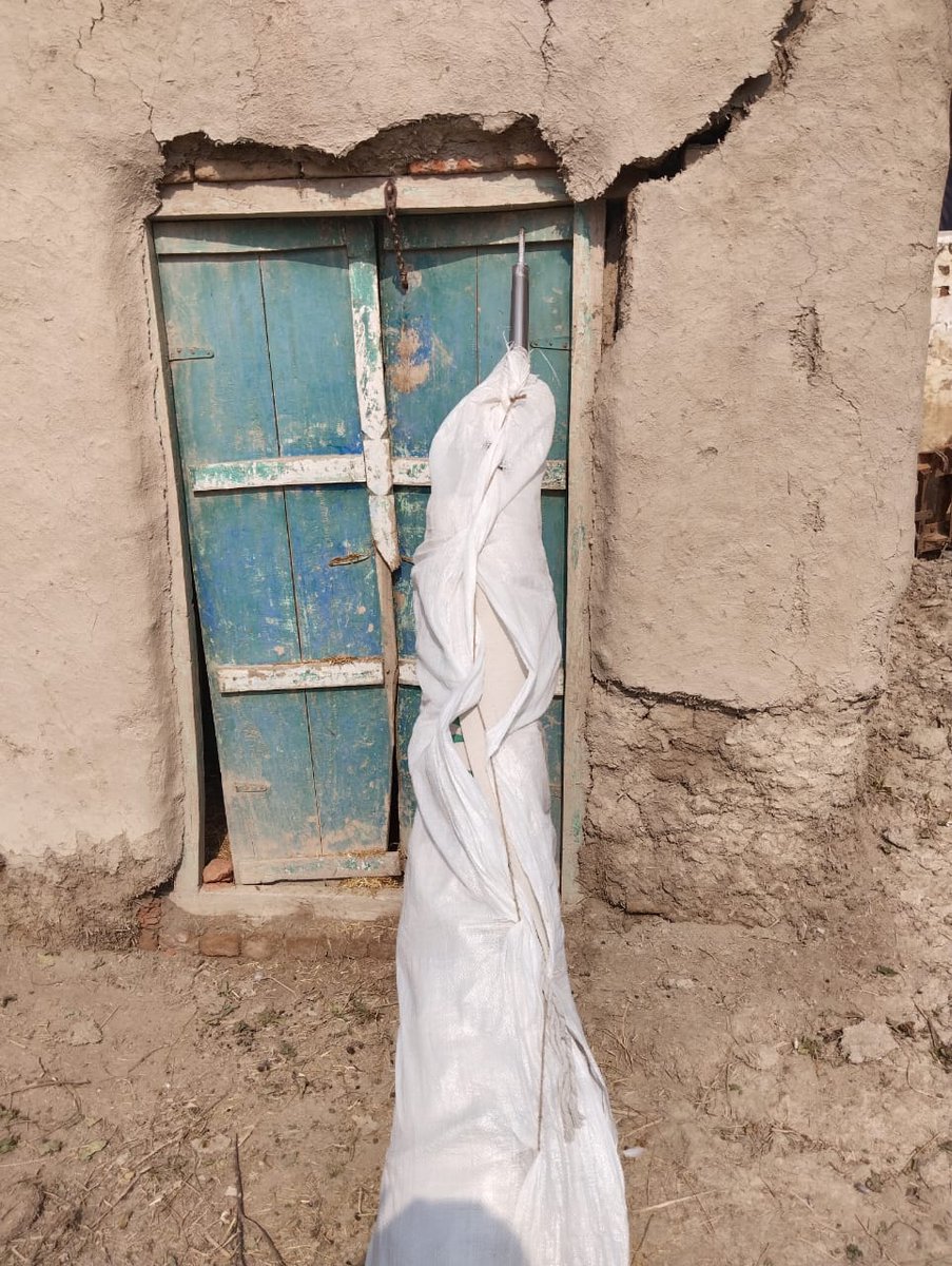 _Bright_Horizon's tweet photo. Zahid volunteered for Flood Relief activities in #rajanpur under PBH&amp;NDU CSC.
Correspondingly, more than 40 families were aided.  
We extend gratitude to all those contributors who helped us put a smile on all these ppl. 

#FloodsInPakistan #floodrelief https://t.co/PFqxt4F7tW