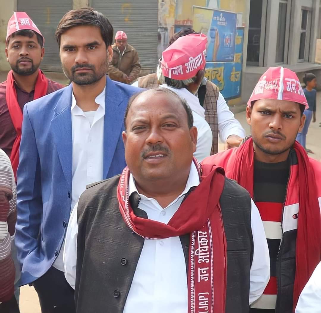 kushwahaFC's tweet photo. बेवक्त, बेवजह, बेहिसाब मुस्कुरा देता हूँ.
आधे दुश्मनों को तो यूँ हीं हरा देता हूँ ..😊                 🔸राष्ट्रीय सचिव-संजीव शाक्य जी
🔸मंडल प्रभारी- सूर्य प्रकाश कुशवाहा जी https://t.co/3BleTBnHzd