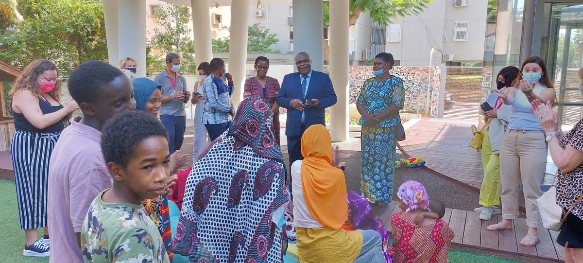 Today, H.E. Alex Kallua and his spouse, Mrs. Flugensia Kallua paid a visit to the children and staff at SACH’s house which was warmly welcomed. They were all grateful and moved by his kind and prodding words, his best wishes for health and Mama Flugensia’s kindness and tenderness