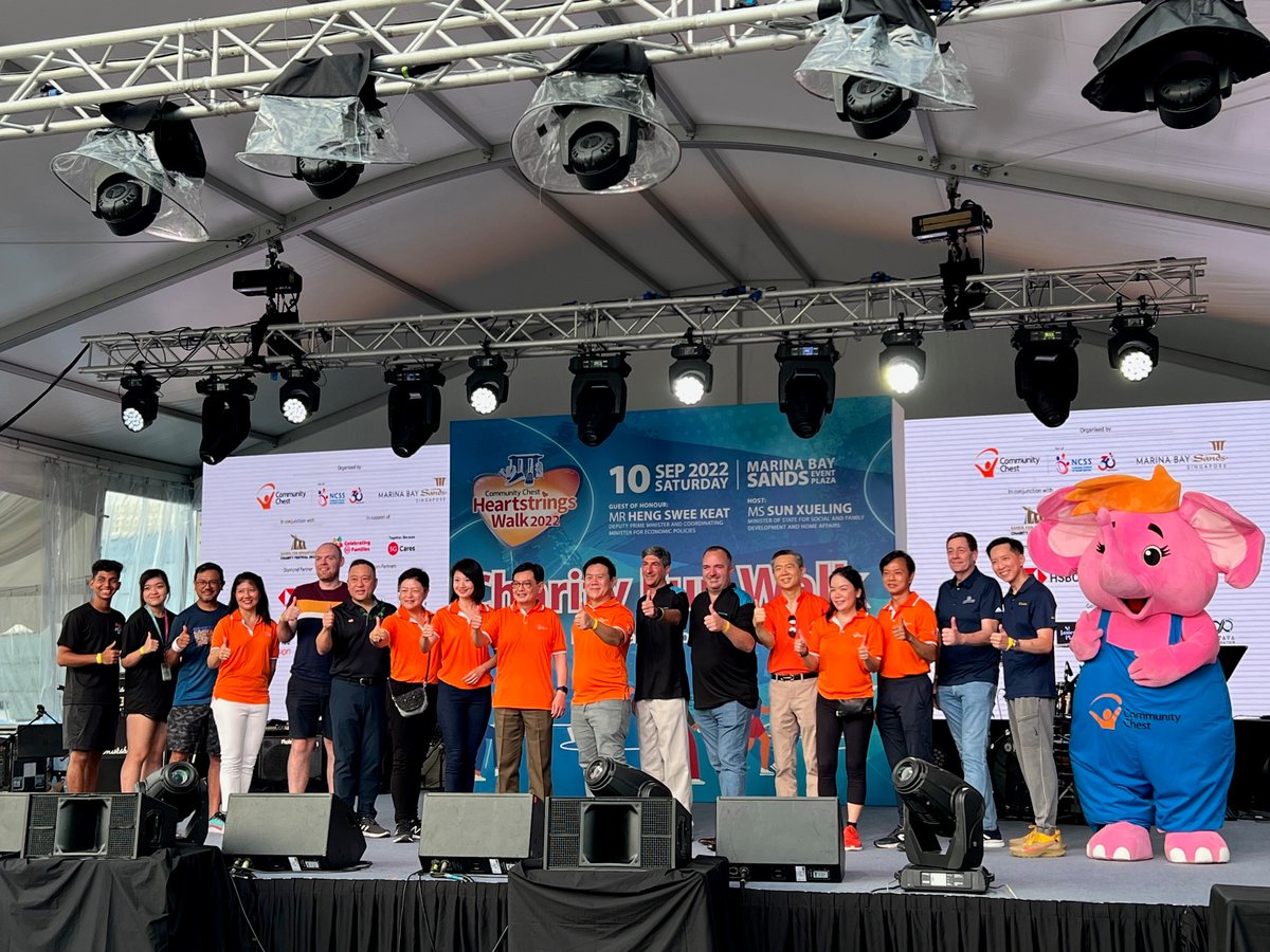 Wong Kee Joo, HSBC Singapore CEO, presented a donation of $350,000 to the Community Chest. HSBC has been a partner of ComChest since 1996, and strongly supports their efforts in empowering people with disabilities &amp; mental health issues find employment. grp.hsbc/6015MP5gZ