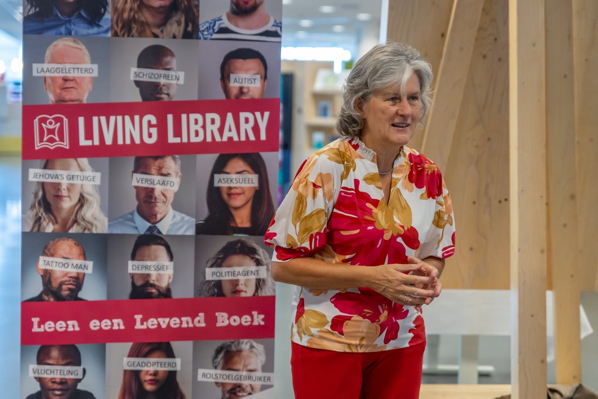 LivingLibraryNL's tweet photo. De eerste Living Library in Nieuwegein was een succes! 😎 Hier de foto's voor een indruk 📸@BiebNieuwegein @mariaschouten #livinglibrary #dialoog #inclusie https://t.co/qKuBQqXYVF