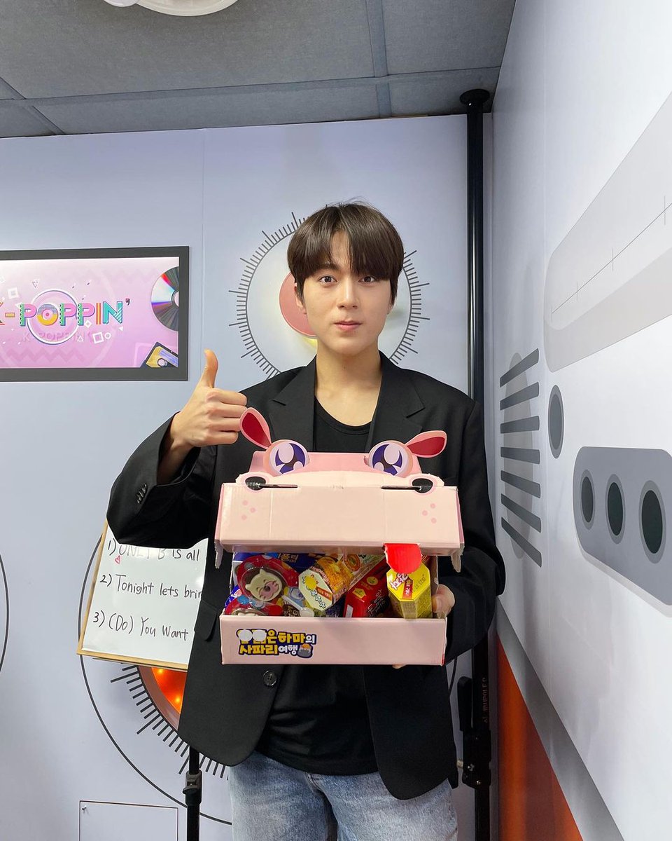 sangwooupdates's tweet photo. Sangwoo was coined as today's MVP on Arirang Radio! https://t.co/3DjYkksIiY