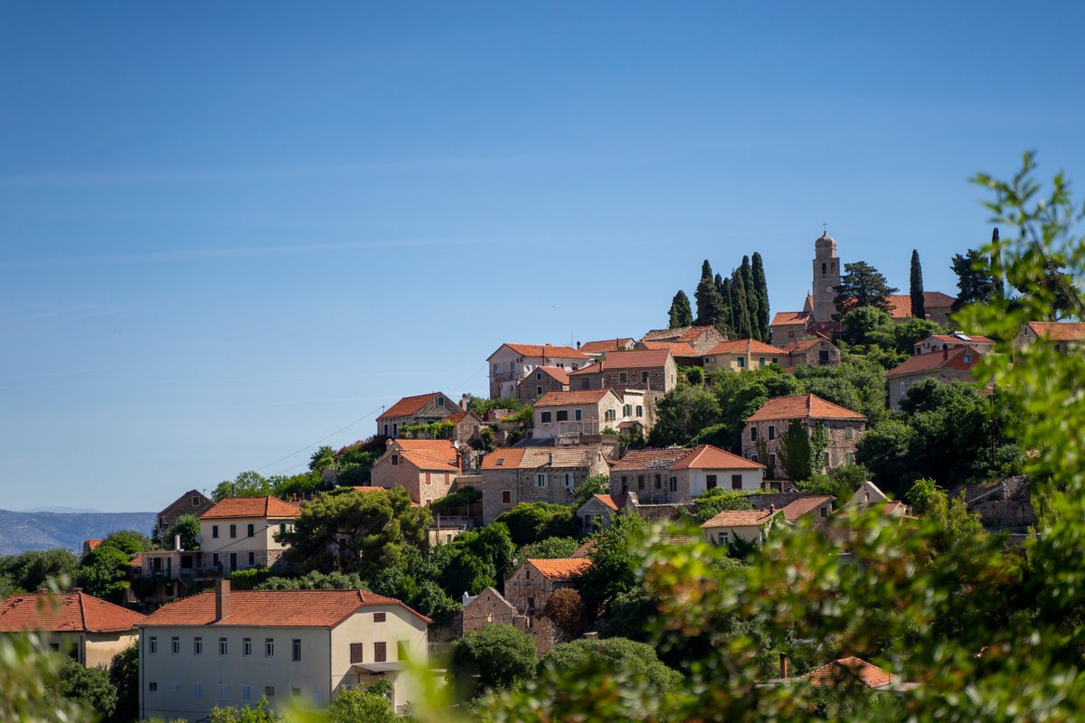 Pitate li nas domaće, rujan je definitivno „nojlipši misec“. 
🌊 More je još uvijek toplo, nema gužvi, nije prevruće, pa ako vam je ostalo još nekoliko slobodnih dana ili još bolje čitav godišnji odmor pravo je vrijeme za uživanje. 
Photo credit: Andro Tasovac
