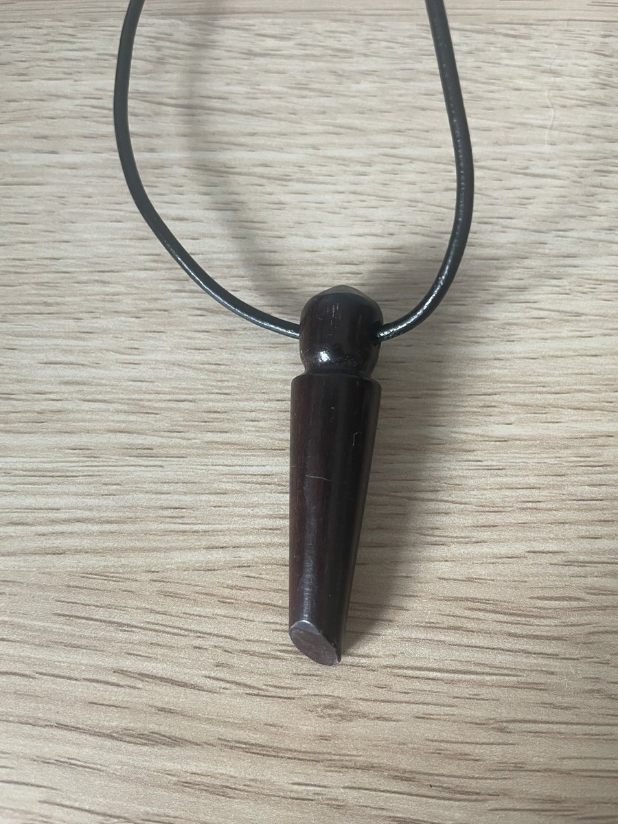 Good morning everybody. Hope you’re all well. Have you seen our latest handmade pendant. Made from blackwood with a real leather necklace secured with a lobster clasp. #shopindie #handmade #jewellery davenportshandmade.co.uk/product/blackw…