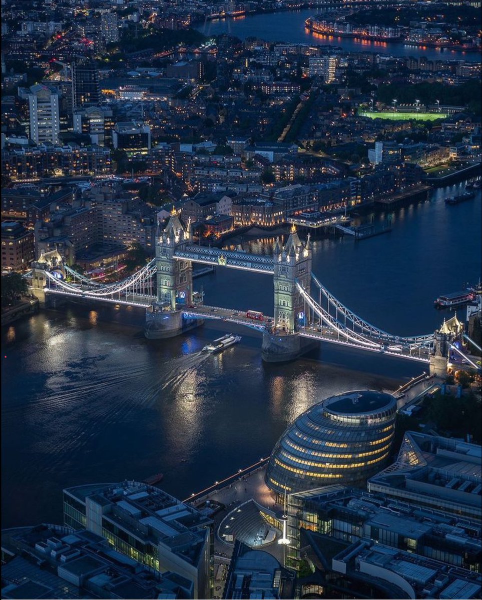 At the blue hour… London 🇬🇧  ©️tmnikonian