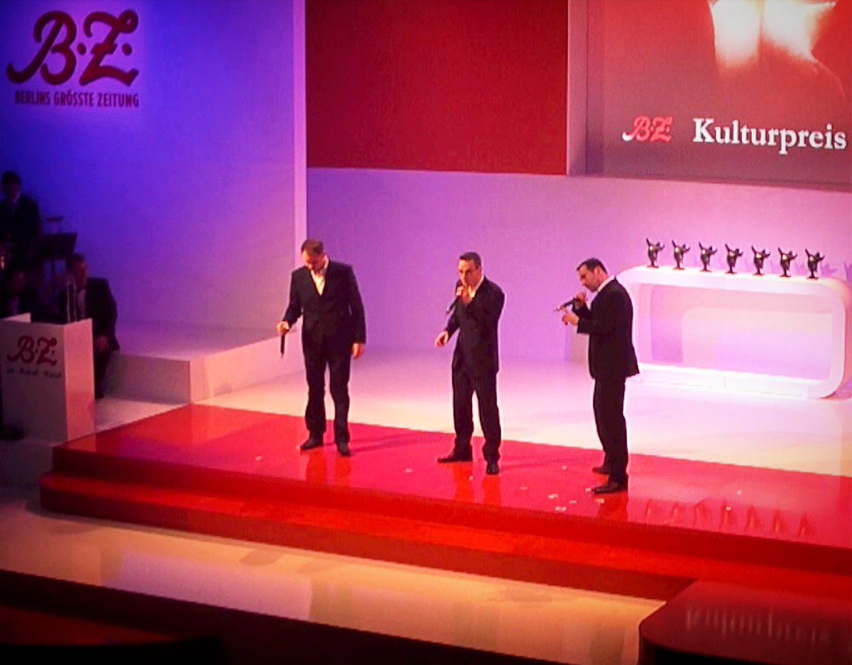 I was invited by the B.Z. Culture Prize to perform a beatboxing interpretation of Richard Wagner's Ride of the Valkyrie at the 2010 gala. Then I meticulously rehearsed the performance together with Mastee and Zeero to compose a contemporary a-cappella version of the classic song.