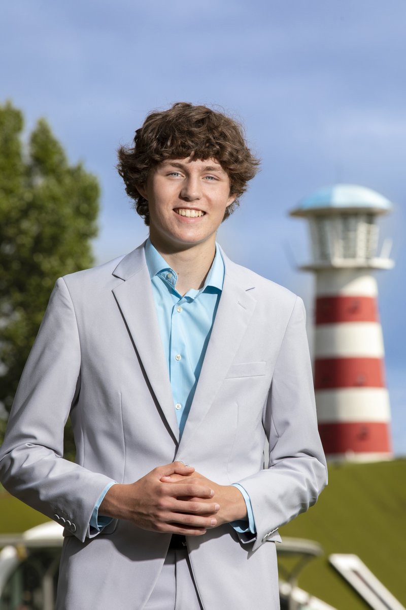 Met trots stellen we aan je voor: Mees! De nieuwe burgemeester van Madurodam. Hij werd op 5 september door Haagse burgemeester Jan van Zanen geïnstalleerd en mag een jaar lang ons park besturen. Heel veel succes en plezier komend jaar voor het 71e college van B&amp;W!