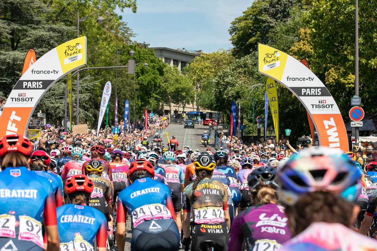 2 months ago : The Grand Départ, the most beautiful avenue in the world and the best sprinter of the peloton!🥰 Il y a 2 mois : Le Grand Départ, la plus belle avenue du monde et la meilleure sprinteuse du peloton ! 🥰 #TDFF #WatchTheFemmes