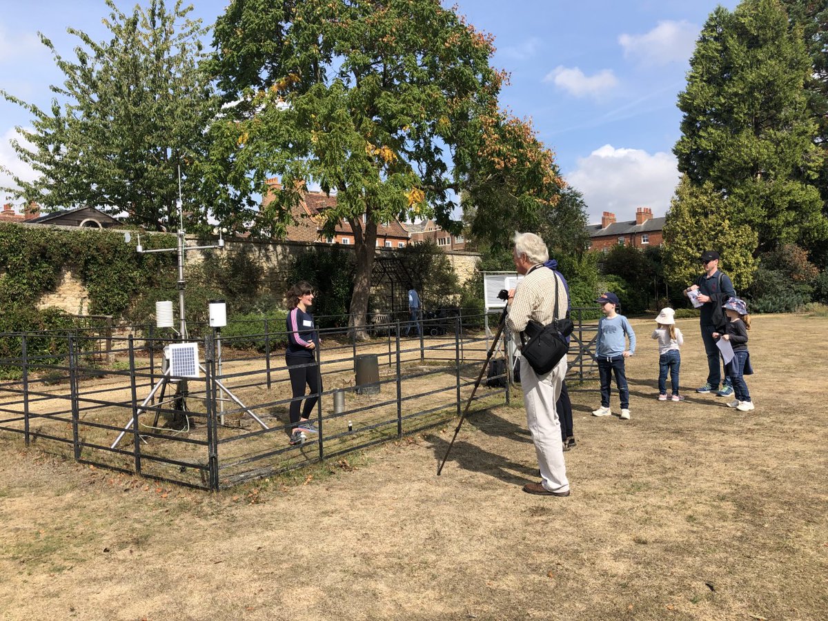 RMS_Oxford's tweet photo. Yesterday several observers chatted to the public about our weather station and its history, as part of @greentempleton's Oxford Open Doors event. Thank you to everyone who came along and spoke to us! #OxfordOpenDoors https://t.co/mIOarMehyU