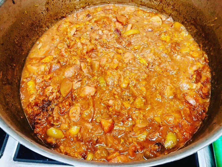 thenowastechef's tweet photo. Zero waste ♻️ #fruit bowl #compote. Each day Jeremy gathers & preps the #overripe fruit from our fruit bowl. Stew with a little cinnamon. No added sugar as the #overripefruit is sweet. We freeze the tubs & use as we need it on porridge, pancakes, rice puddings even smoothies. https://t.co/0srUGaMLOg