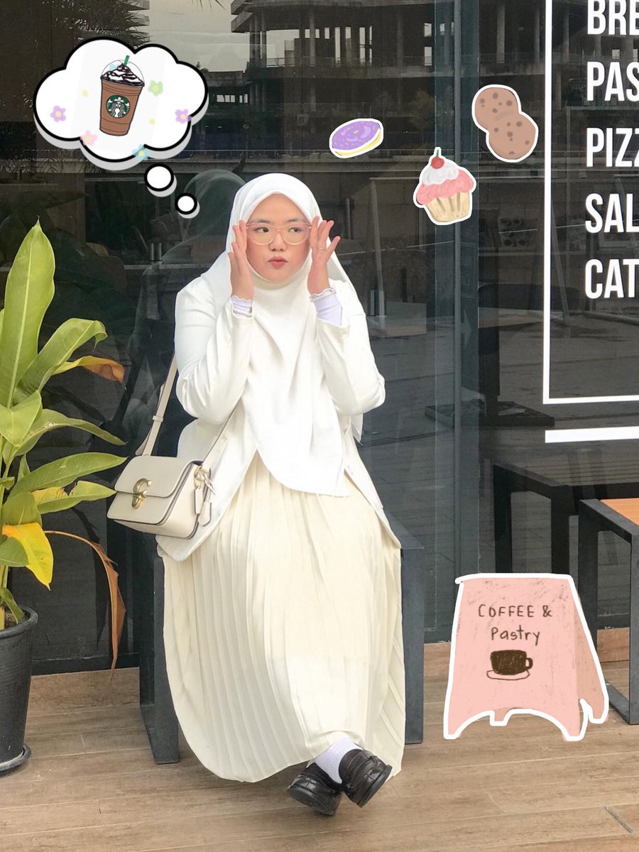 ShuhadahAzman's tweet photo. White outfits is much easier to match more than you think. Do you love white outfits? You can comment down below 😍 #whiteoutfits #outfitsidea https://t.co/ko5x2hBTPC