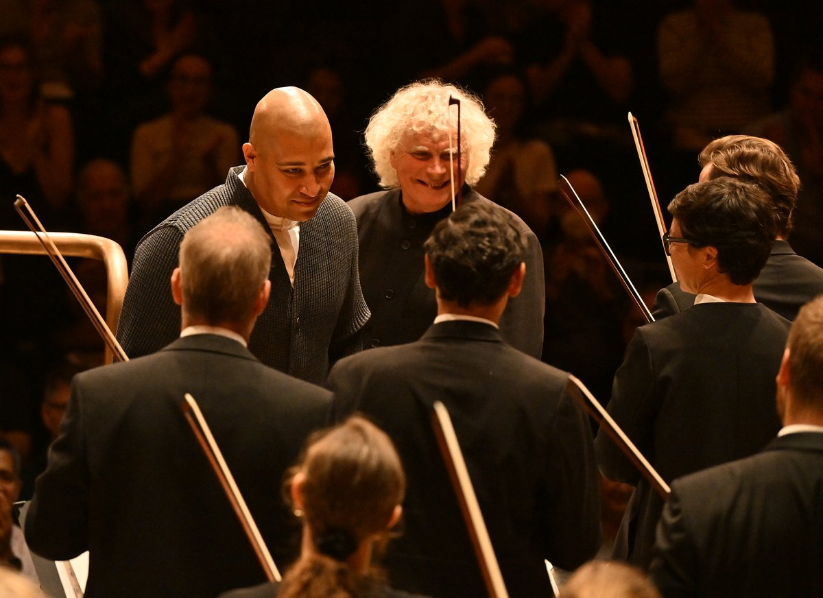 londonsymphony's tweet photo. A season opening, a celebration of life and of time passing. Thank you everyone for coming together with us to mark this occasion. 

The concert was recorded by @BBCRadio3 for broadcast on 20 September and by @MarqueeArtsTV, streaming from 29 September.

📸 Mark Allan https://t.co/P09jyLdCUz