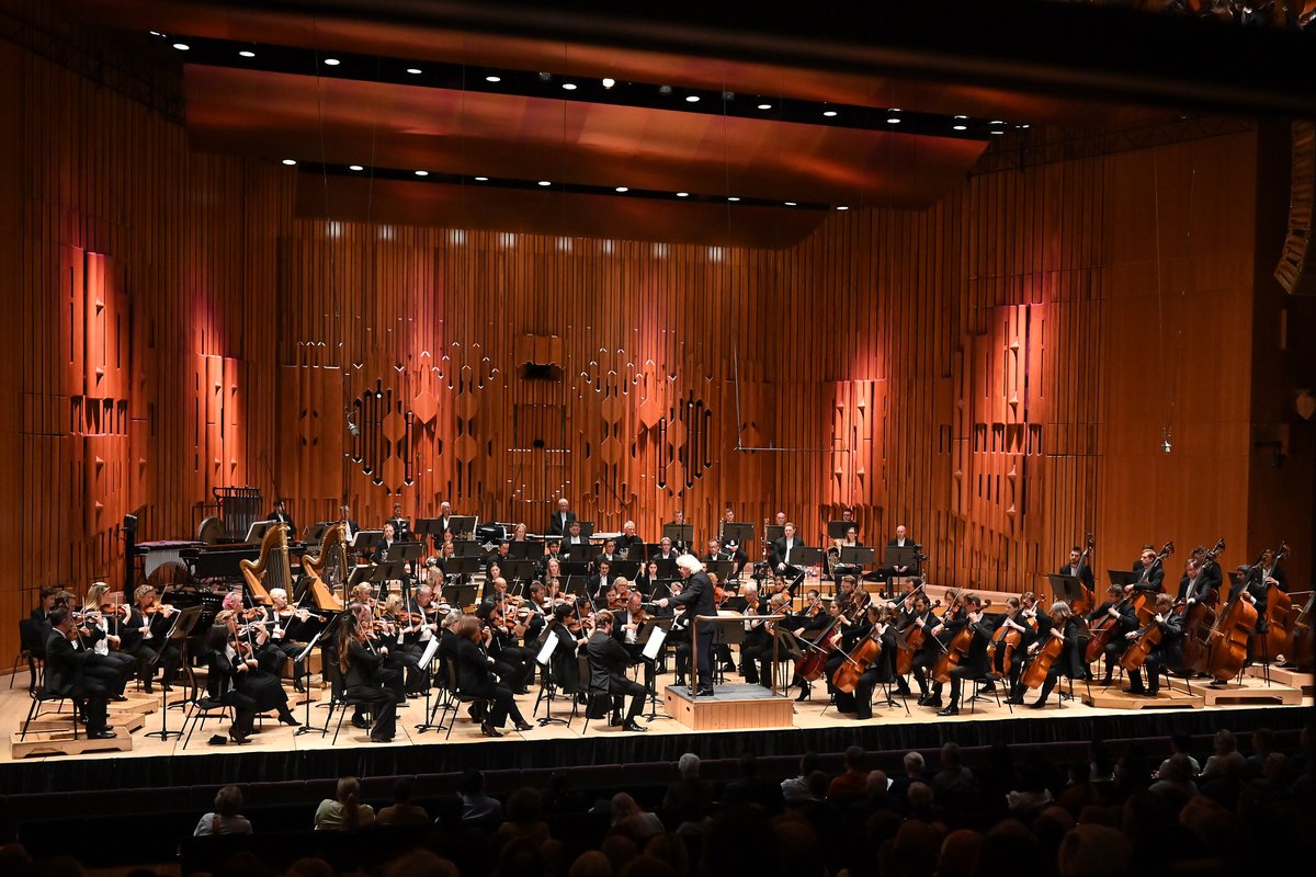 londonsymphony's tweet photo. A season opening, a celebration of life and of time passing. Thank you everyone for coming together with us to mark this occasion. 

The concert was recorded by @BBCRadio3 for broadcast on 20 September and by @MarqueeArtsTV, streaming from 29 September.

📸 Mark Allan https://t.co/P09jyLdCUz
