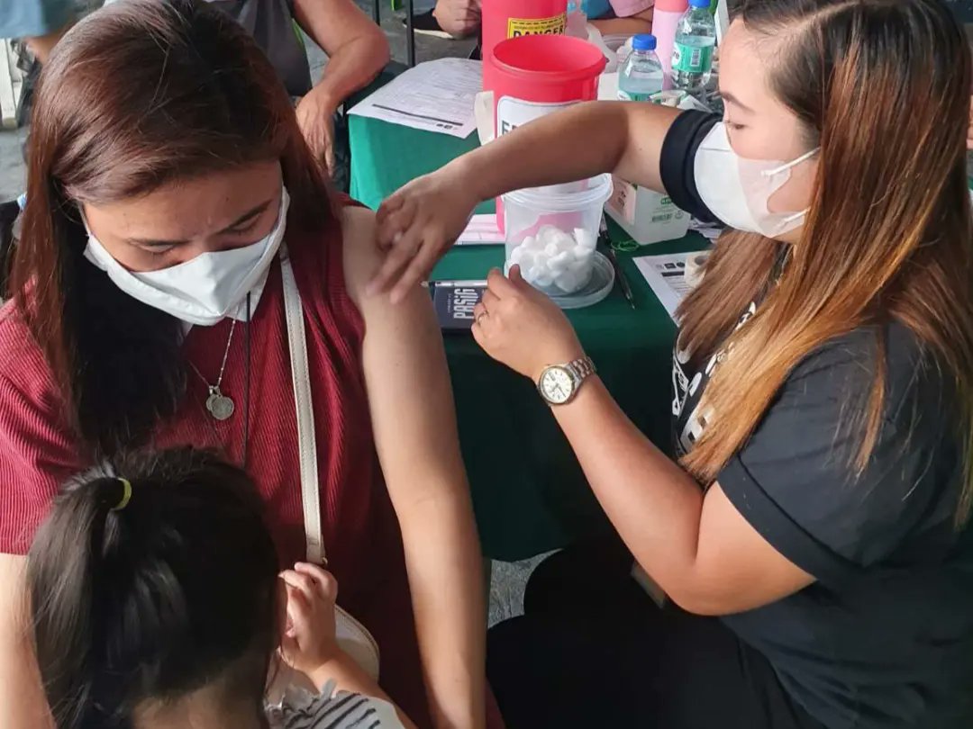 bsapasig's tweet photo. Lubos tayong nagpapasalamat sa Pasig City Health Office sa kanilang pagbisita sa @bsapasig at sa pagpapadali ng bakunahan sa ating komunidad. ππ» Stay healthy and keep safe always, mga kabarangay! π
#BeatCOVID19 #KeepSafeBSA #BSACaraVacc https://t.co/3nENh9Fe94