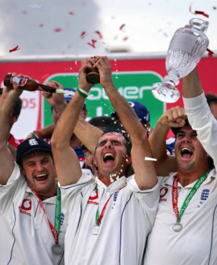 TheBarmyArmy's tweet photo. On this day in 2005…England win the greatest Test series of all time 🏆 https://t.co/qsgfdHvh1Y