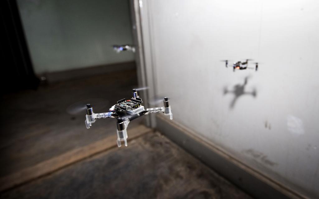From 12-16 September the 13th edition of IMAV takes place at #tudelft. Part of the program are the Greenhouse Challenge and Package Delivery Challenge. Micro-drones are increasingly important for the future of our food and package delivery @mavlab #drones 2022.imavs.org