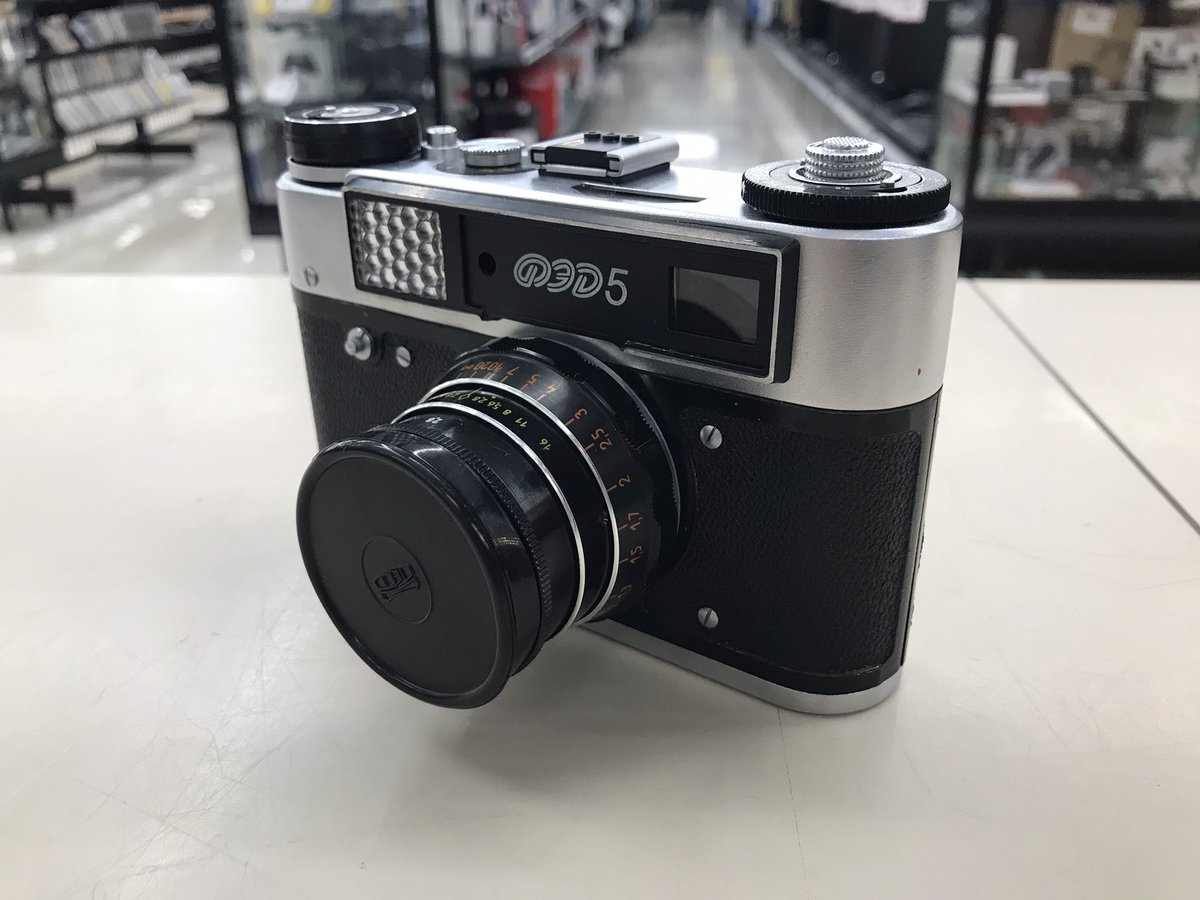 hard_sendaiarai's tweet photo. Leica エルマリートの第3世代や状態の良いロシア製レンジファインダー等、素敵なカメラ用品が入荷してます!!❤️🔥
オールドレンズコーナーも相変わらず即戦力級のピカピカちゃんが揃ってます!!✨️
#ハードオフ仙台荒井店
#Leica #ELMARIT #fed5
#canon #konica
#カメラ好きな人と繋がりたい https://t.co/4XIo0kycQ8