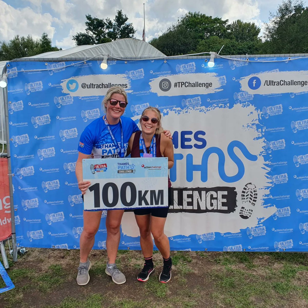 FardonS's tweet image. 100km Thames Path Challenge conquered. Just under 30 hrs of continuous hiking in aid of @MNDoddie5 - huge mental and physical challenge and chuffed to finish in high spirits! Over £1500 raised for charity too. Feet up today! Thanks to all of our sponsors 🙌 #TPChallenge