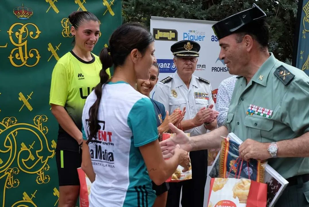 MqGuardiaCivil's tweet photo. III Correría Popular de la #GuardiaCivil en #Zaragoza Llegada de los #10k y #AndadaPopular

#crossfit #crossfitter #crossfitespaña #crossfitaddict #running #runner #crossfitfamily #training #guardiacivil
#guardiasciviles #zaragozamola #zaragozando #zaragozeando #zaragozapaseando https://t.co/Pm7TPCzy4W