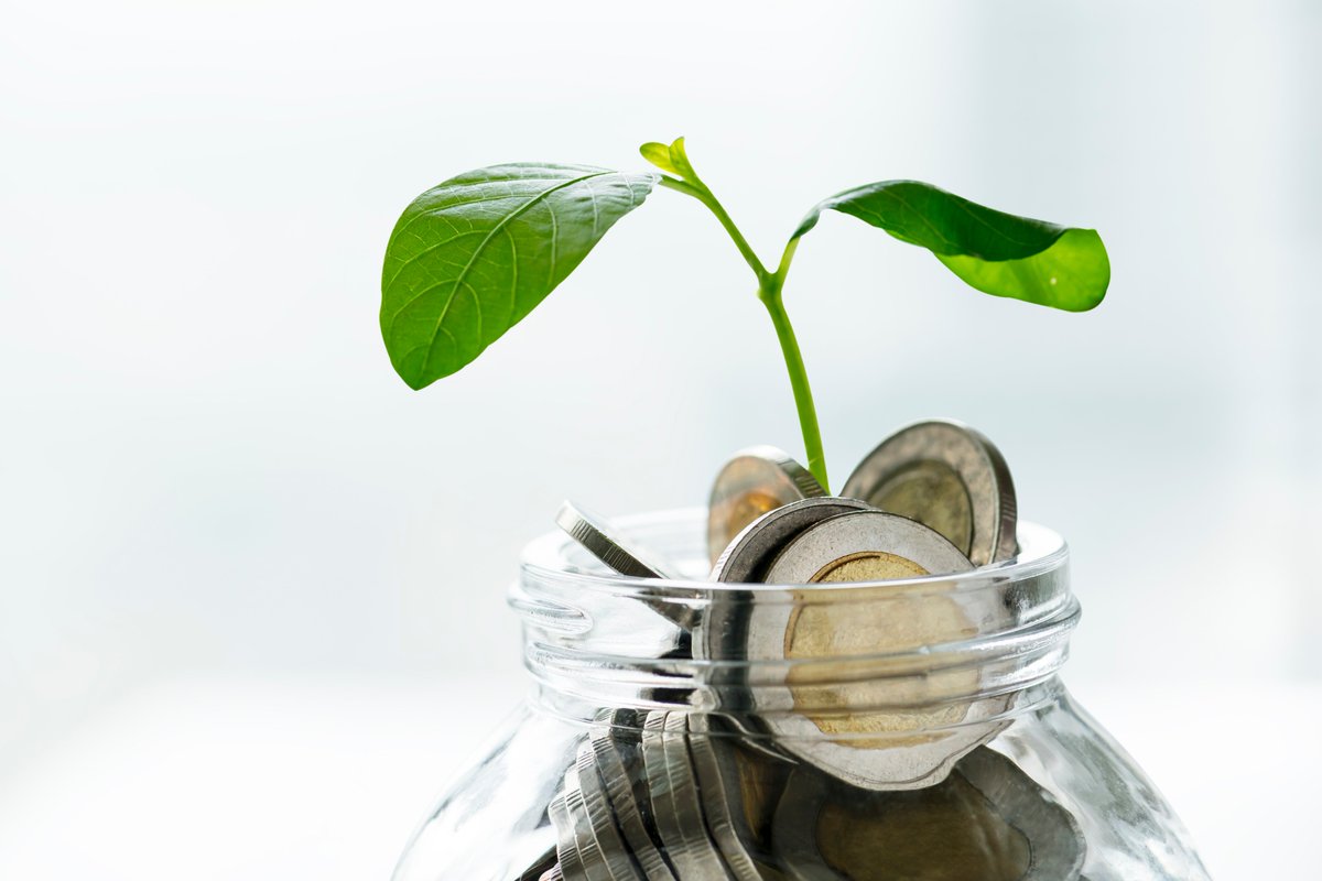 aba_rd's tweet photo. Las finanzas sostenibles son un compromiso de la banca por un mundo más verde. Su propósito es dirigir y transformar el sistema económico, y la sociedad en sí, hacia un modelo de desarrollo más sostenible. Conoce más en nuestro #ABABlog: 🔗https://t.co/bp45CqvqeG https://t.co/TeXJqgTiZG