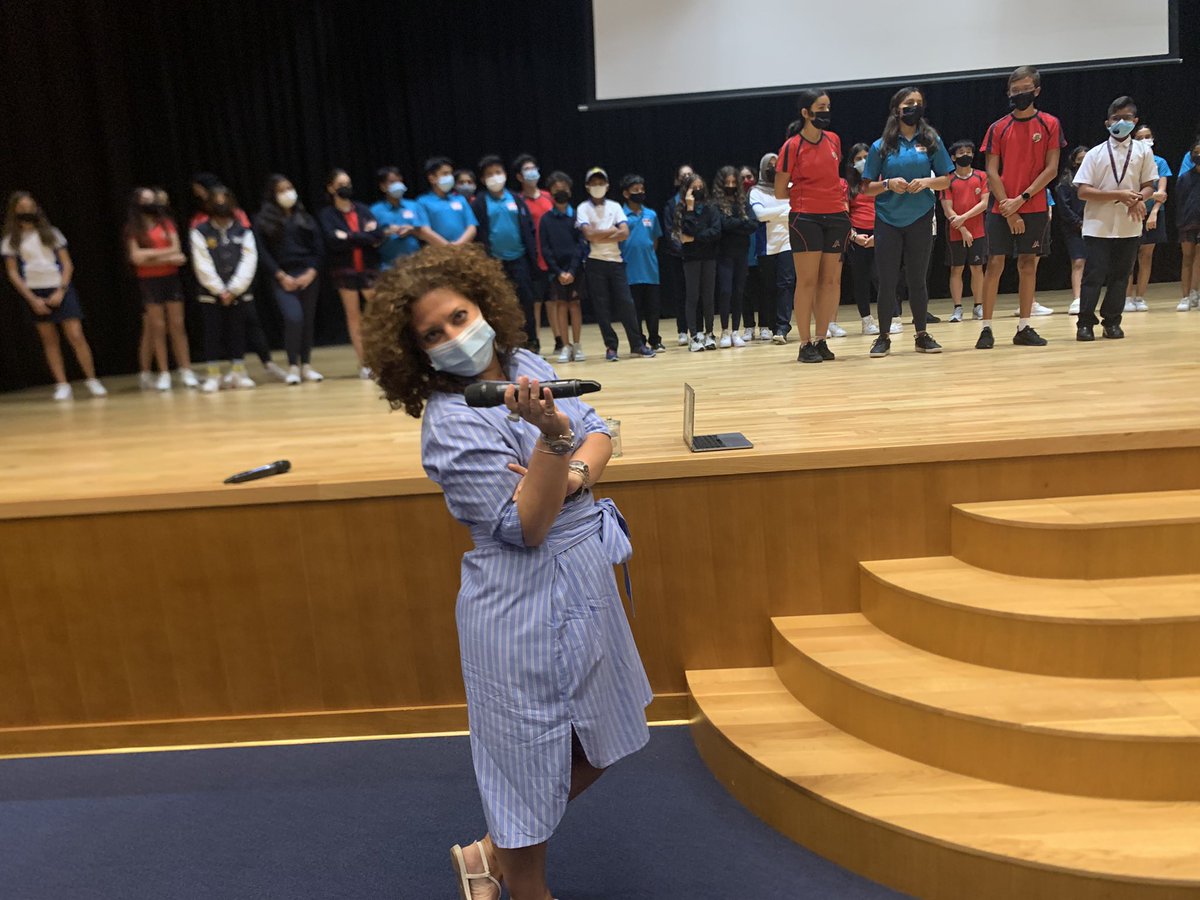 Our student ambassadors saw a need to help new students acclimate to the school… so they decided to set up and run a Q &amp; A session to get it done!  Great thinking! #StudentLeadership <a href="/gems_daa/">GEMS DAA</a> <a href="/CounselorMira/">Mira Nasr</a>
