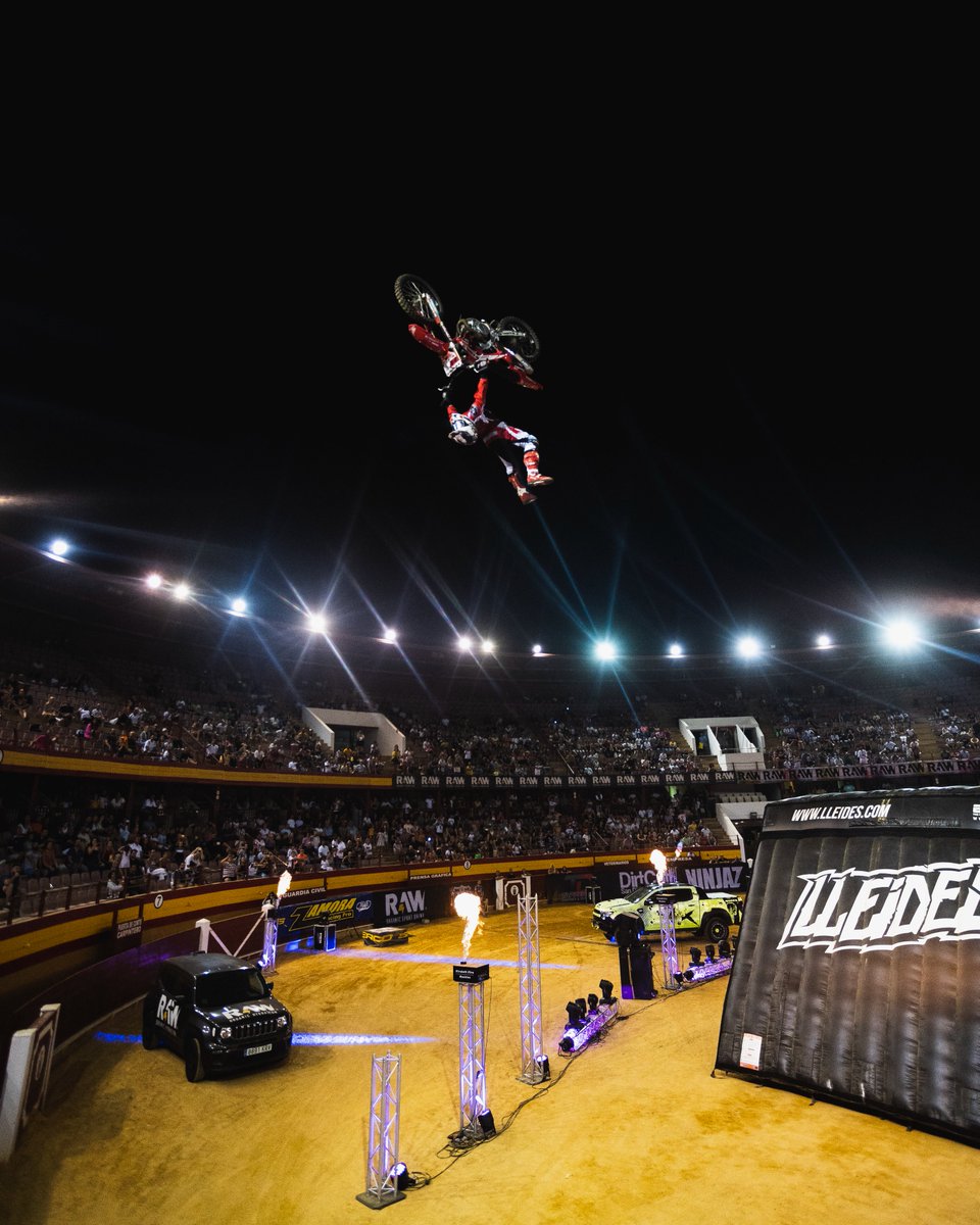 rawsuperdrink's tweet photo. Estamos revisando las fotos del #SoloFlow que tuvimos este sábado en Roquetas de Mar y... ¡Ha sido un eventazo! 🤟
Nos encanta el freestyle, y si es con @ETORRONTERAS más 🙌 https://t.co/jEsoiyu0NY