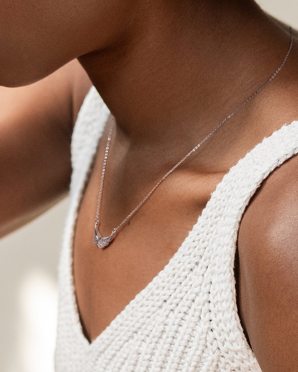 CCELTABLERO's tweet image. Ponle alegría a la vuelta con las joyas de Lotus Silver. ¿Cuál va ser tu accesorio de la temporada? ✨
Collar Lotus Silver LP3138-1/1
timeroadshop.com/es-ES
#TimeRoad

 #tiendastimeroad #timeroadshop #joyaslotus #collar #colgante #lotussilver